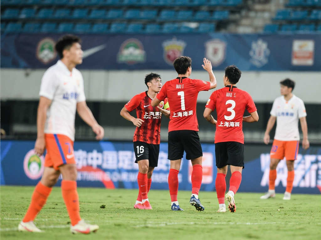 上海海港3-1战胜青岛海牛,中超积分榜迎来新变化! 上海海港3-1战胜青岛海牛,中超积分榜迎来新变化!